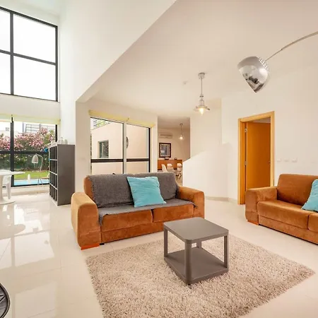 Guestready - Palmela Village With Pool Casa de Férias Quinta do Anjo